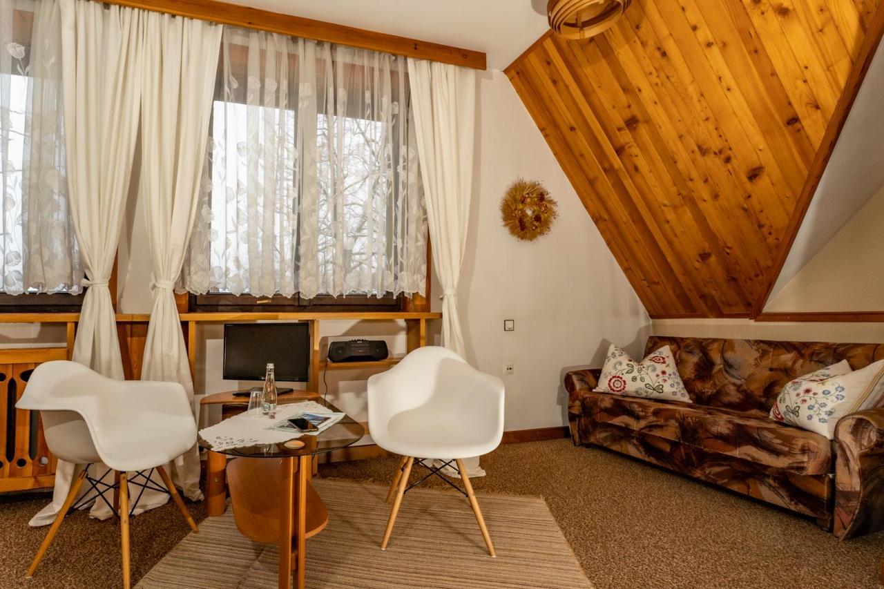 Bed & Breakfast Art House Szymaszkowa 1