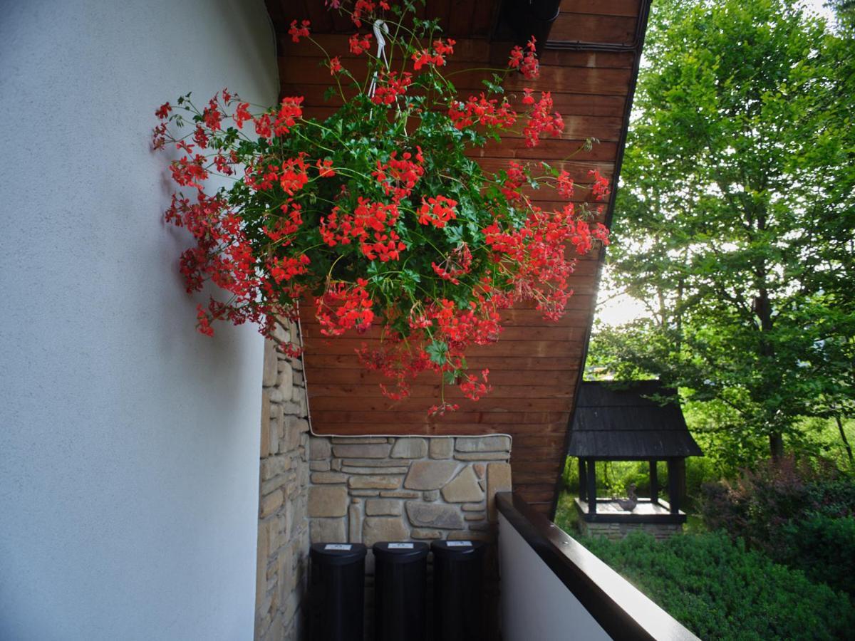 Bed & Breakfast Art House Szymaszkowa 1 3*