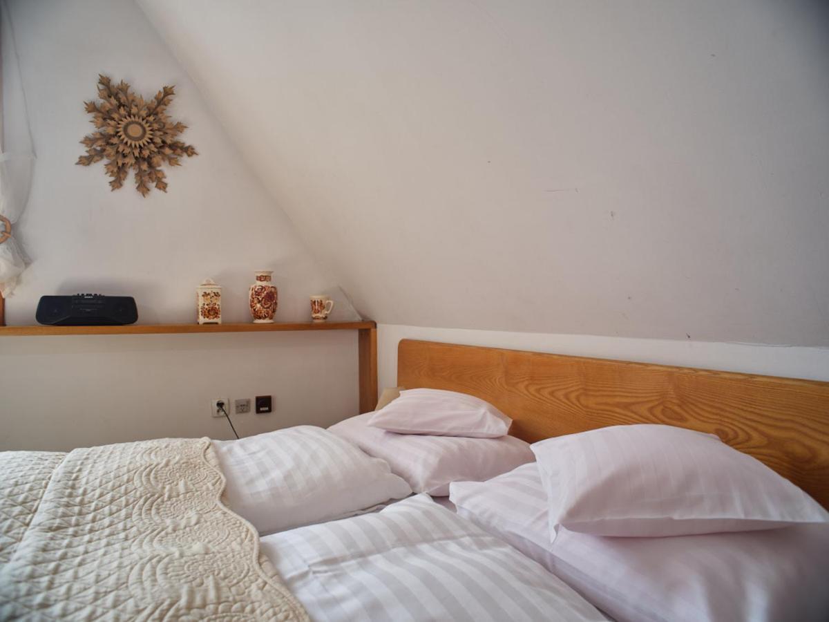 Art House Szymaszkowa 1 Bed & Breakfast 3*