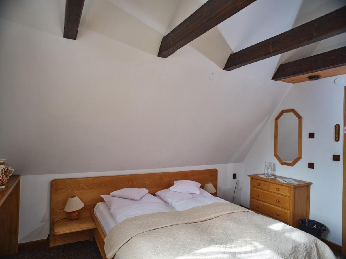 Art House Szymaszkowa 1 Bed & Breakfast