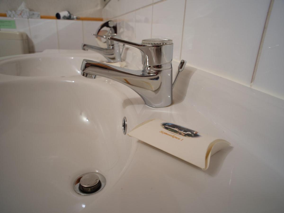 Bed & Breakfast Art House Szymaszkowa 1
